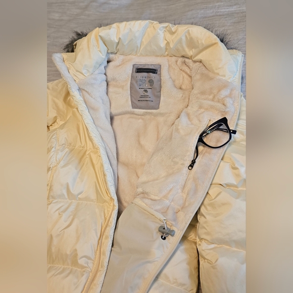 Mountain Hardwear Down Coat - Picture 8 of 15